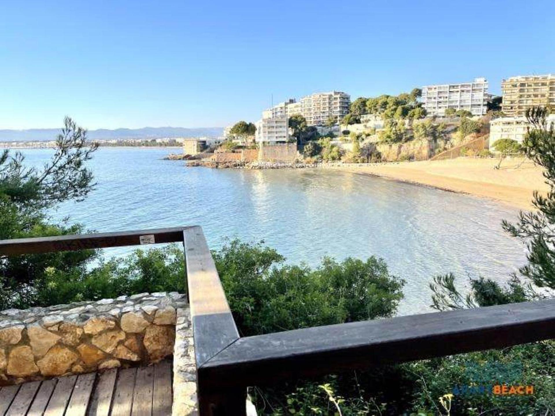3br-sleeps6-balcony-a C-5min To * Salou