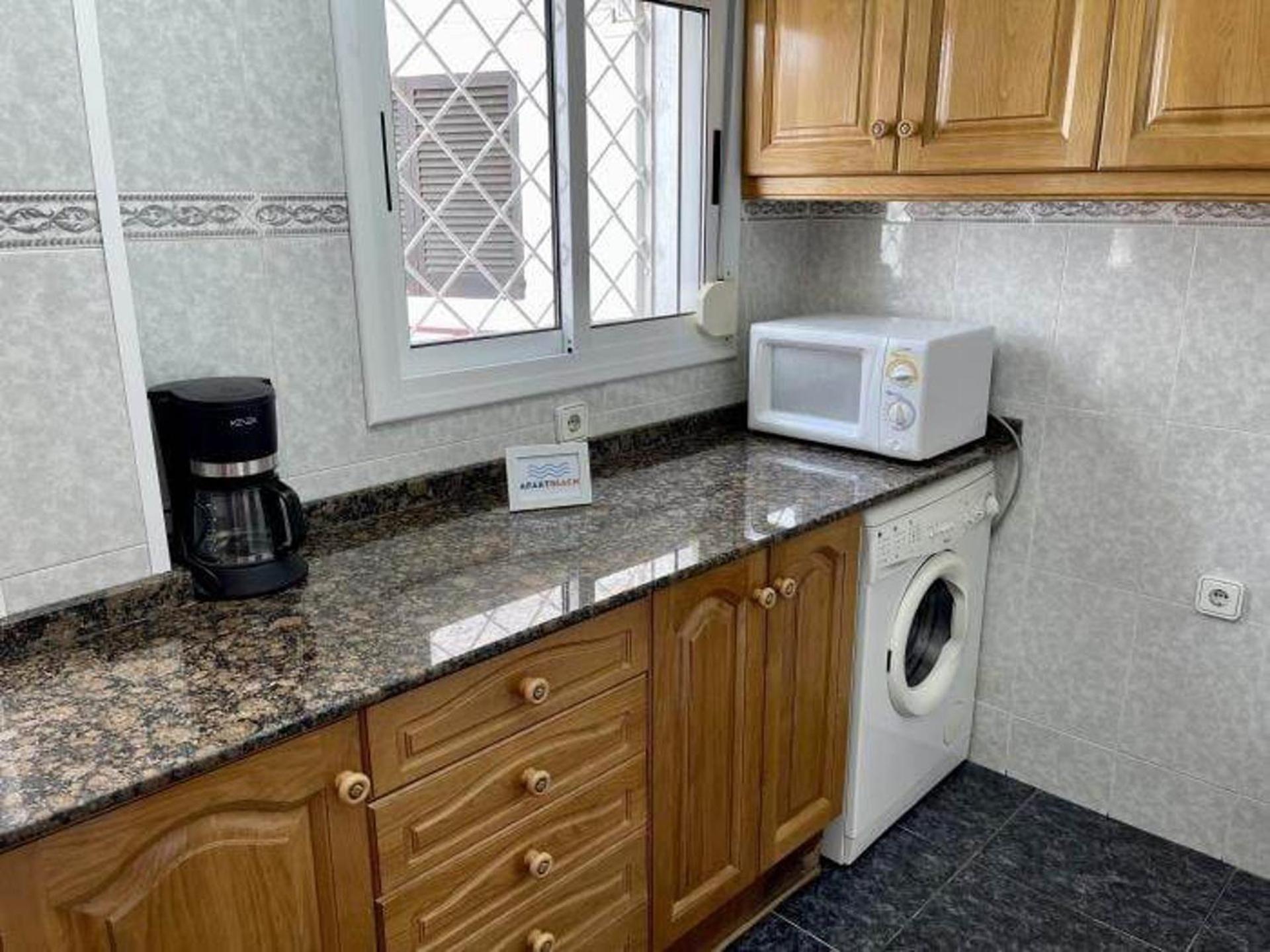 3br-sleeps6-balcony-a C-5min To Apartamento