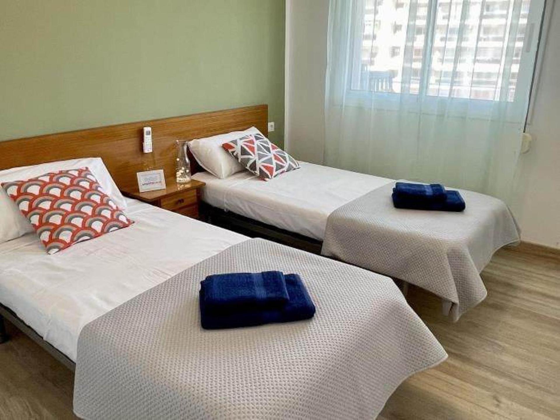 Apartamento 3br-sleeps6-balcony-a C-5min To *